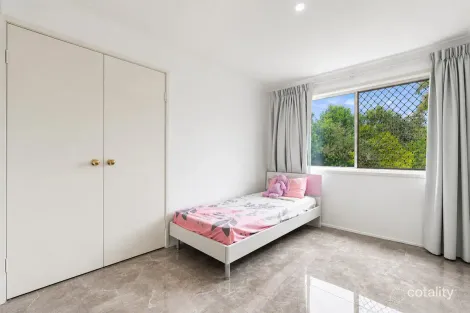 Property photo of 5 Kingfisher Close Runcorn QLD 4113