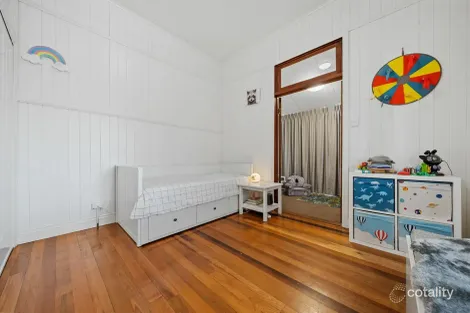 Property photo of 102 Pine Street Wynnum QLD 4178