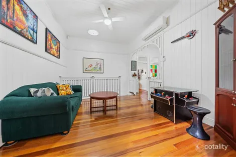 Property photo of 102 Pine Street Wynnum QLD 4178