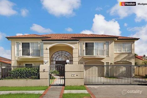 90 Santa Cruz Bvd, Clear Island Waters, QLD 4226