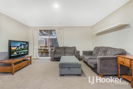 Property photo of 14 Orsino Place Berwick VIC 3806