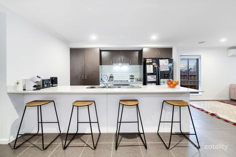 Property photo of 25 Paso Grove Clyde North VIC 3978