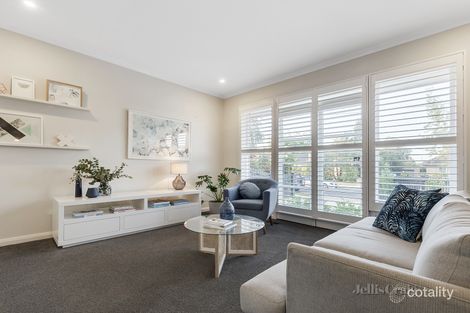 Property photo of 17 Margaretta Avenue Murrumbeena VIC 3163