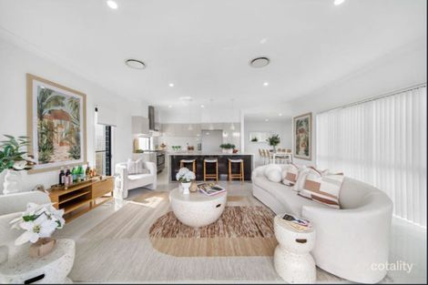 Property photo of 31 North Quay Circuit Hope Island QLD 4212