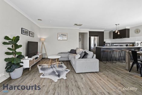 Property photo of 11 Ryan Close Deer Park VIC 3023