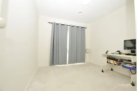 Property photo of 3 Manning Close Hampton Park VIC 3976