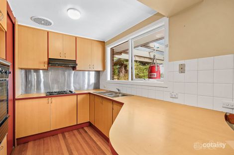 Property photo of 17 Rolland Court Endeavour Hills VIC 3802