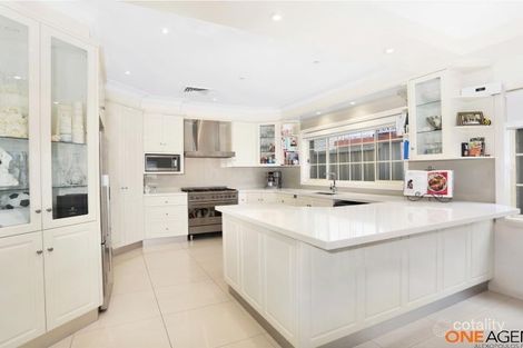 Property photo of 7 Shiraz Close Edensor Park NSW 2176