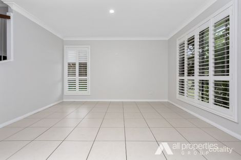 Property photo of 10 Mitchelson Place Regents Park QLD 4118