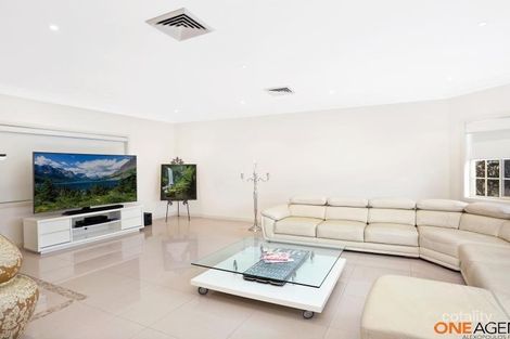 Property photo of 7 Shiraz Close Edensor Park NSW 2176