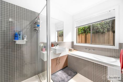 Property photo of 10 Scullin Road Burnside Heights VIC 3023
