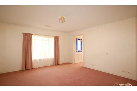 Property photo of 2 Kate Close Kennington VIC 3550