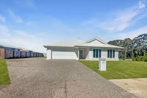 32 WEST SPRING WAY, NIKENBAH, QLD 4655