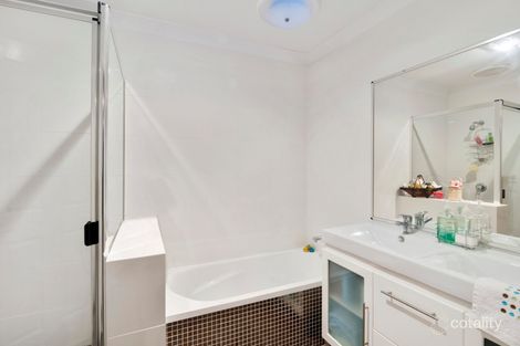 Property photo of 2/17 Shannon Brook Grove Oxenford QLD 4210