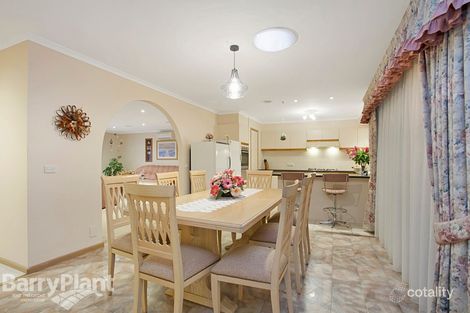 Property photo of 7 Chadbourn Place Narre Warren South VIC 3805