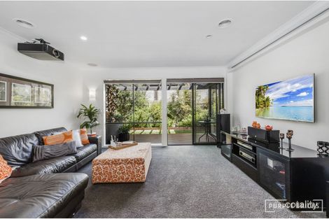 Property photo of 10 Pendulum Place Berwick VIC 3806