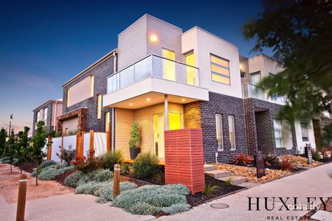 Property photo of 30 Warner Way Caroline Springs VIC 3023