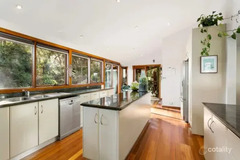 Property photo of 8 Stokes Place Eltham VIC 3095