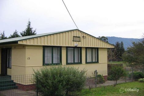 Property photo of 13 Sampson Crescent Bomaderry NSW 2541