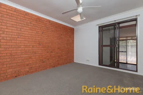 Property photo of 2/6 Clews Street Dubbo NSW 2830