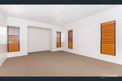 Property photo of 33 Hillock Crescent Bushland Beach QLD 4818