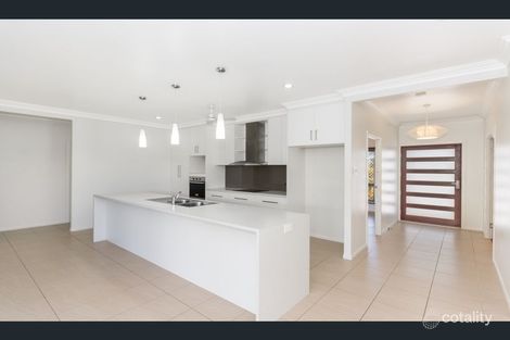 Property photo of 33 Hillock Crescent Bushland Beach QLD 4818