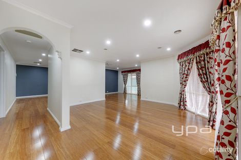 Property photo of 1 Hemsworth Court Roxburgh Park VIC 3064