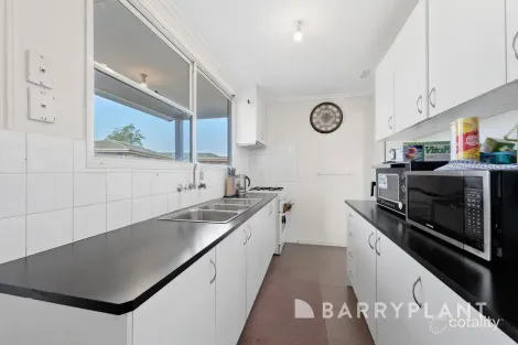 Property photo of 26 Oakwood Road Albanvale VIC 3021