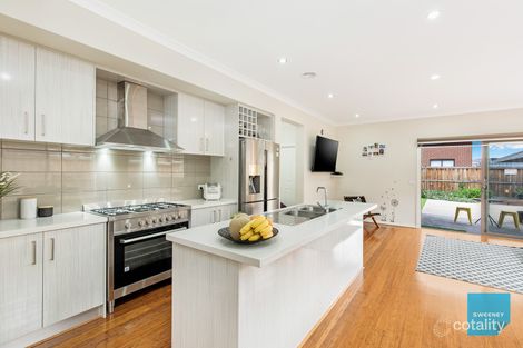 Property photo of 30 Belvedere Crescent Burnside VIC 3023