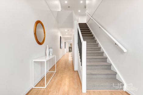 Property photo of 38 Cascade Terrace Craigieburn VIC 3064