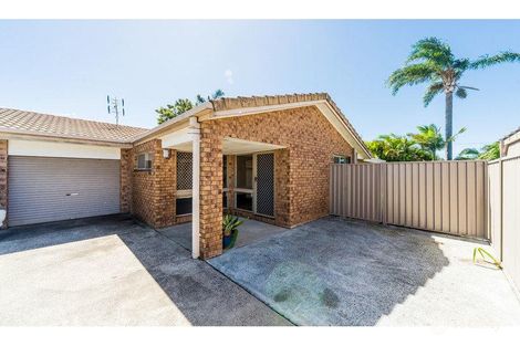 2/4 Stephanie Ct, Labrador, QLD 4215