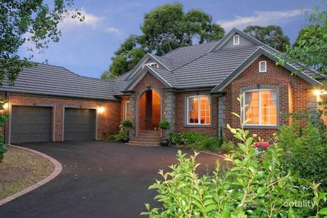 2 Rydaldene Way, Berwick, VIC 3806