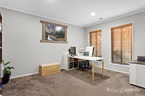 Property photo of 41 Fallingwater Drive Pakenham VIC 3810