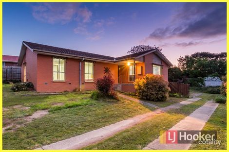 Property photo of 21 Lachlan Drive Endeavour Hills VIC 3802