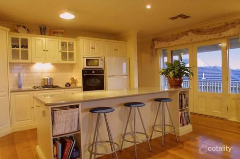 Property photo of 53 Edrington Park Drive Berwick VIC 3806
