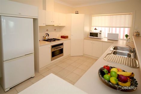 Property photo of 4 Craven Court Happy Valley SA 5159