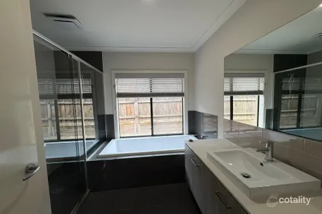 Property photo of 81 Stonehill Drive Maddingley VIC 3340