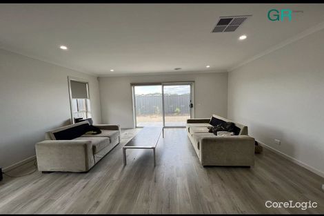 Property photo of 5 Apricot Circuit Tarneit VIC 3029