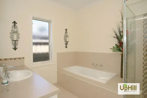 Property photo of 14 Flash Dan Drive Cranbourne East VIC 3977
