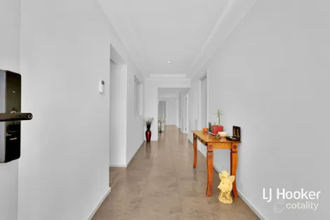 Property photo of 11 Chocolate Lily Court Wallan VIC 3756