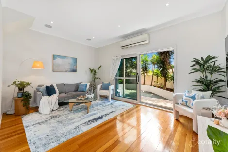 1/218 Warrigal Rd, Oakleigh South, VIC 3167