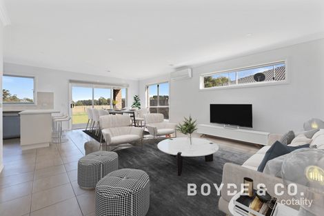 Property photo of 34 Byron Drive Drouin VIC 3818