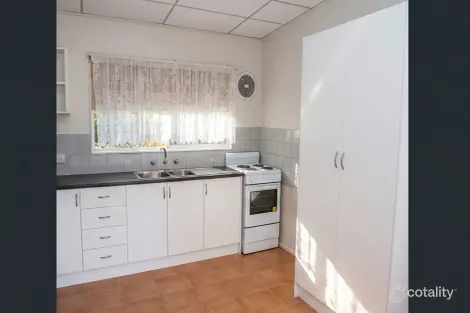 Property photo of 16 Blendon Avenue St Albans VIC 3021