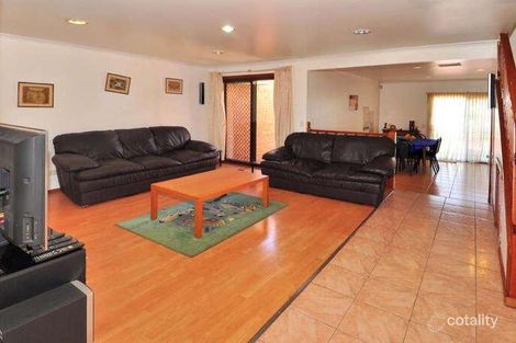 Property photo of 24 Gumtree Close St Albans VIC 3021