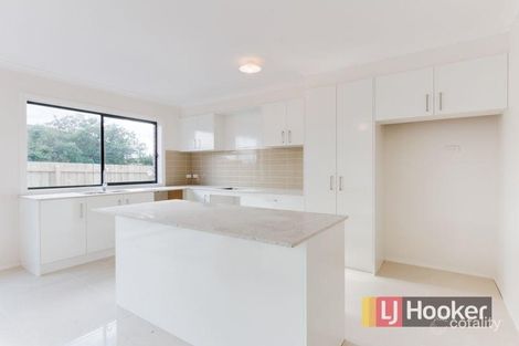Property photo of 2/10 Hayes Road Hampton Park VIC 3976