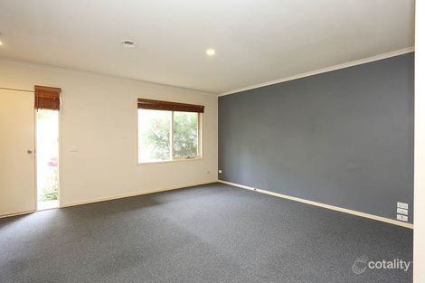 Property photo of 8 Smorgon Square Kensington VIC 3031