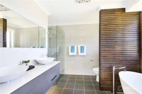 Property photo of 9 Cotswold Close Cotswold Hills QLD 4350