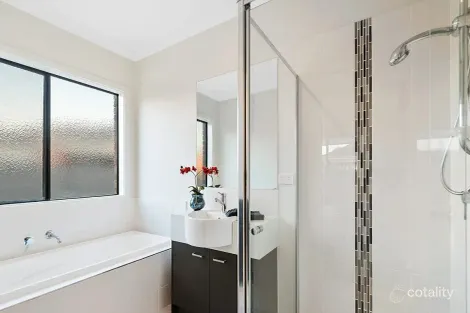 Property photo of 8 Craigmoor Crescent Mernda VIC 3754