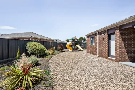 Property photo of 8 Craigmoor Crescent Mernda VIC 3754