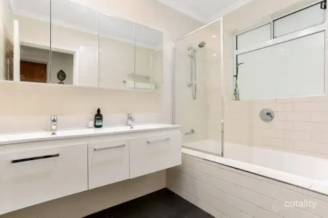 Property photo of 11 Tamala Crescent Gilles Plains SA 5086